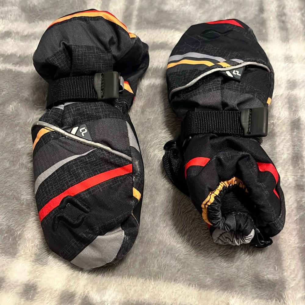 Juqa Black/Gray/Red/Yellow Kids Gloves